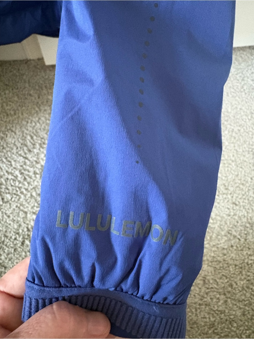 lululemon athletica insulated hooded puffer jacket - psychic blue 6 - Picture 15 of 15